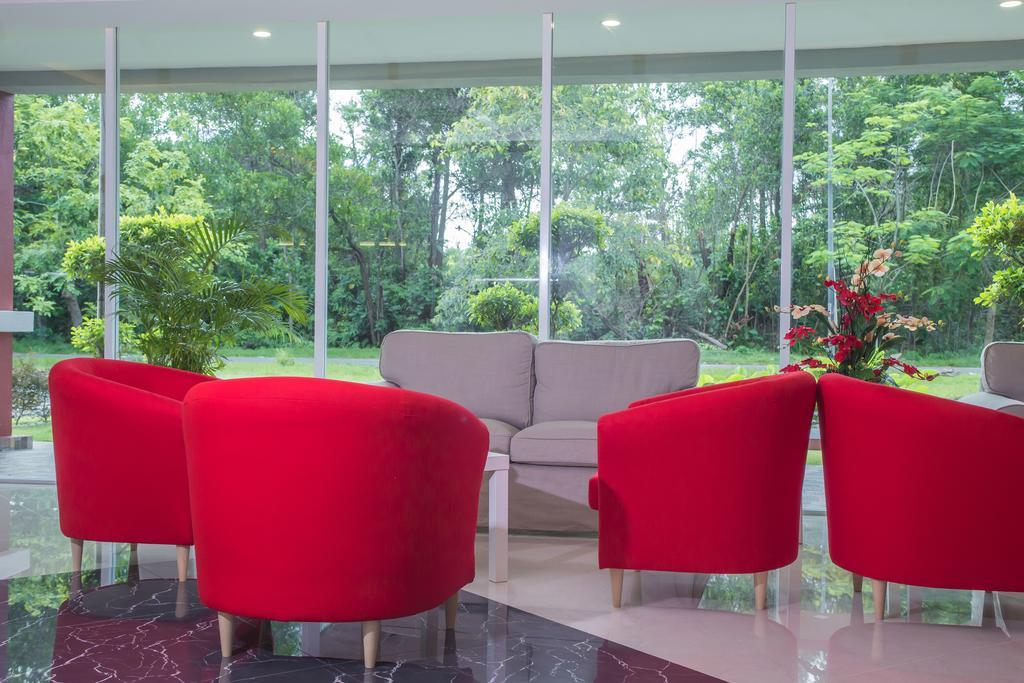 Qlassic Hotel Sepang Ngoại thất bức ảnh