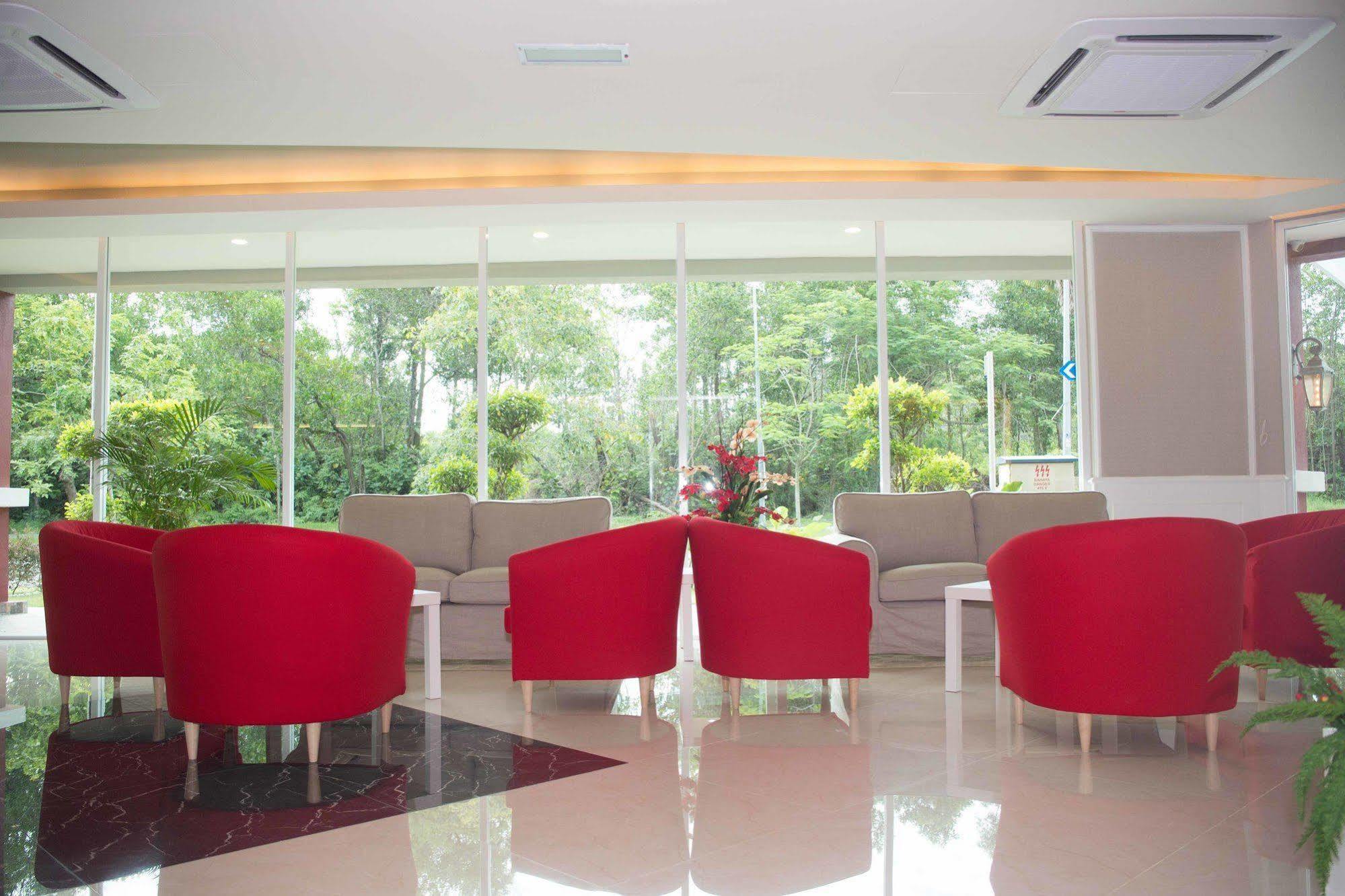 Qlassic Hotel Sepang Ngoại thất bức ảnh