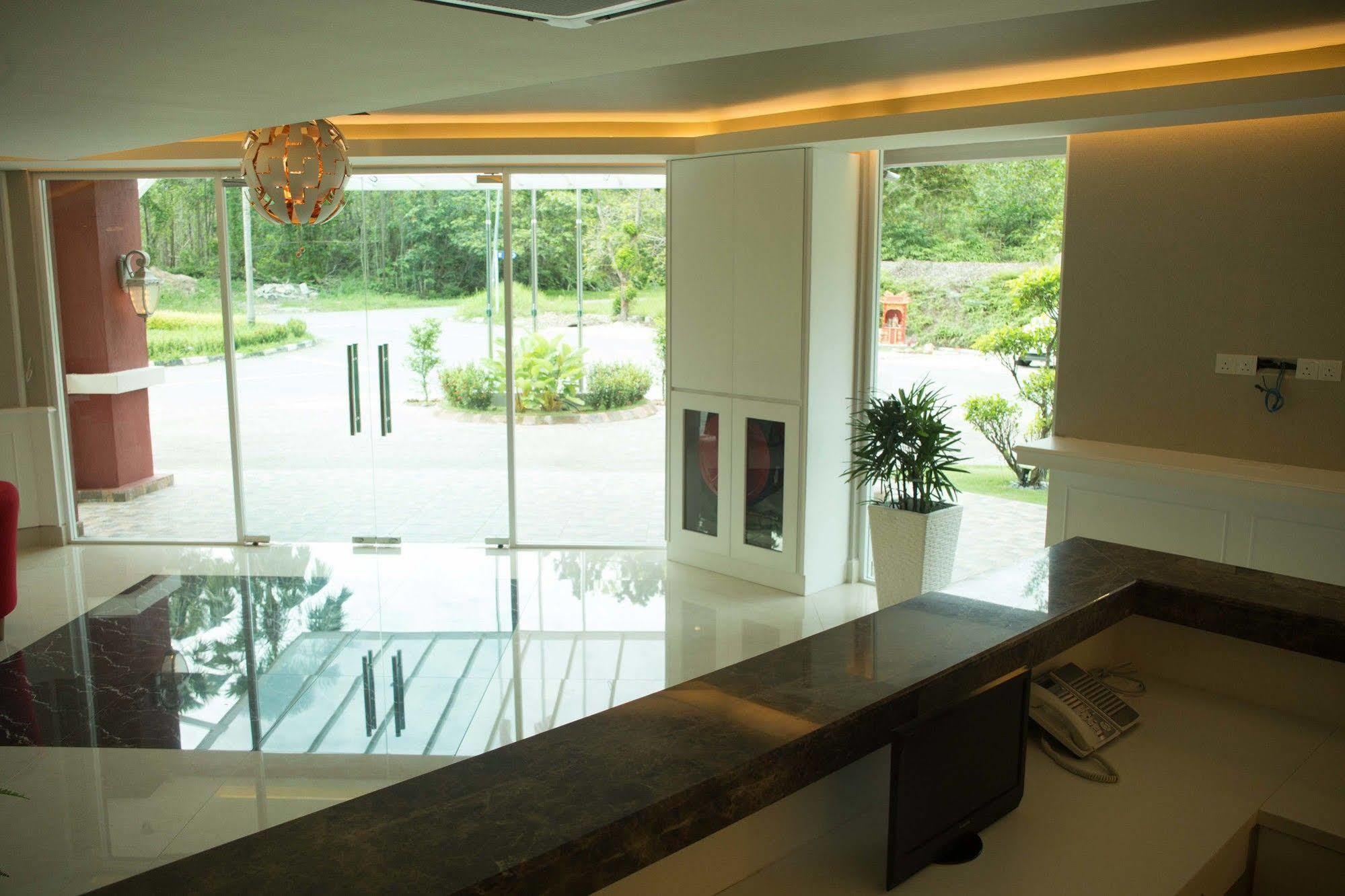Qlassic Hotel Sepang Ngoại thất bức ảnh