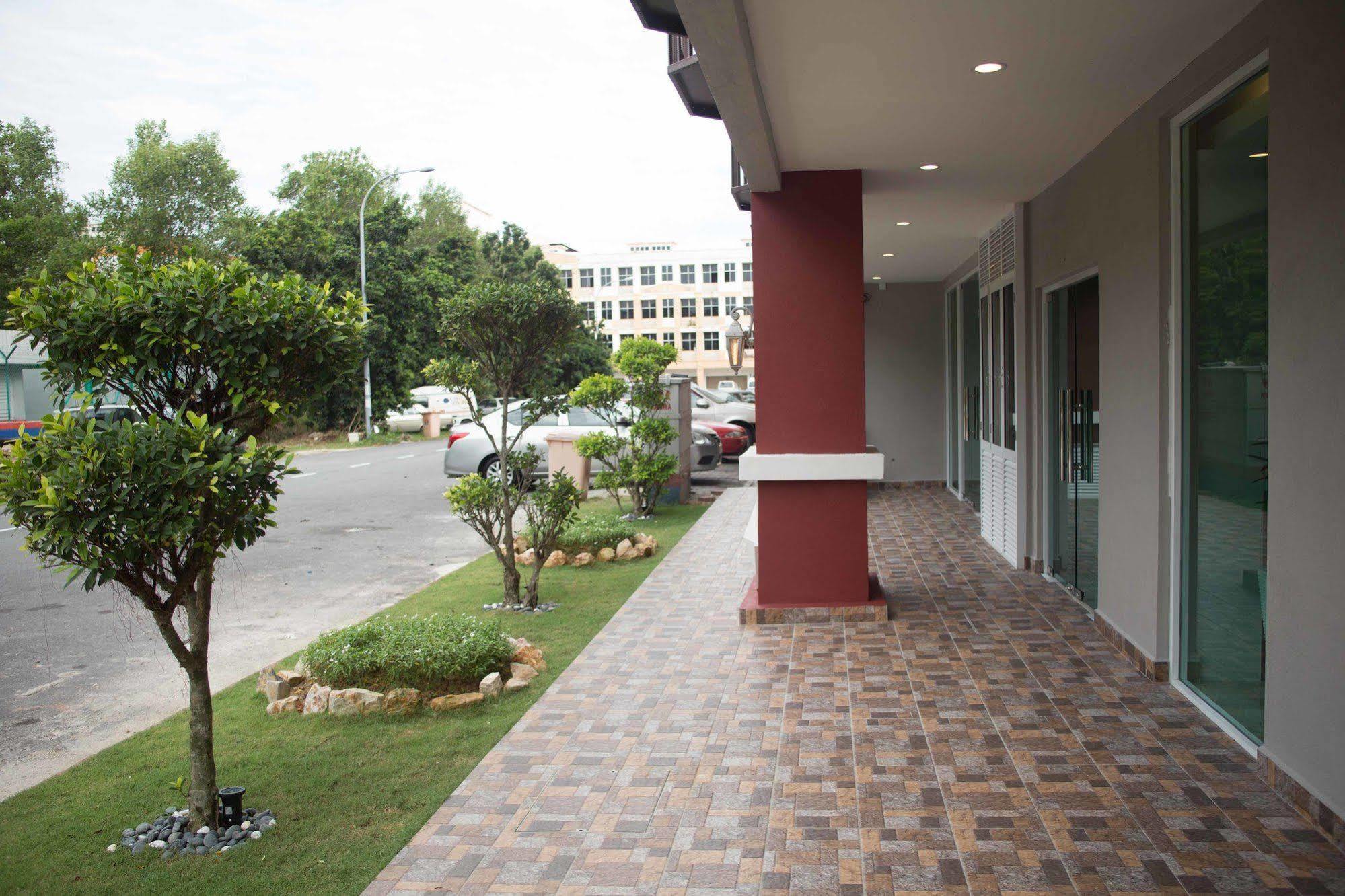 Qlassic Hotel Sepang Ngoại thất bức ảnh